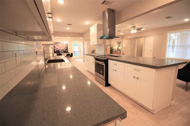 2675 S Woodloch St, Conroe, TX 77385 - photo 4