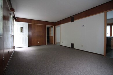 149 S Hampton Rd, Columbus, OH 43213 - photo 2