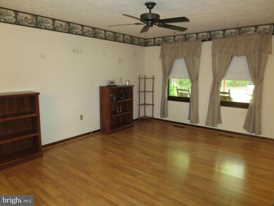 1338 Ava Ln, Amissville, VA 20106 - photo 5