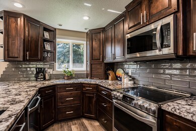 20682 Whitecliff Cir, Bend, OR 97702 - photo 6