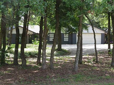 122 Tracye Dr, McLoud, OK 74851 - photo 3