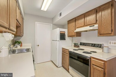 16 Normandy Square Ct unit 3, Silver Spring, MD 20906 - photo 7