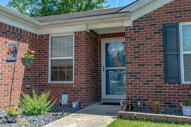 9108 Woodhold Ct, Louisville, KY 40291 - photo 5