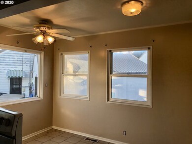 607 SW 10th St, Pendleton, OR 97801 - photo 7