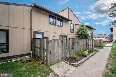 492 West Ct, Glen Burnie, MD 21061 - photo 3