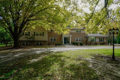 1304 Maycroft Rd, Lansing, MI 48917 - photo 3