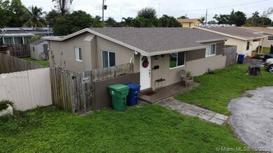 2401 Kingston Dr, Miramar, FL 33023 - photo 2