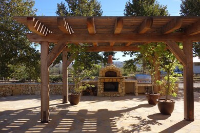 Pizza oven veranda