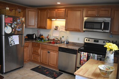 48-50 Oak St unit 48, Waltham, MA 02453 - photo 2
