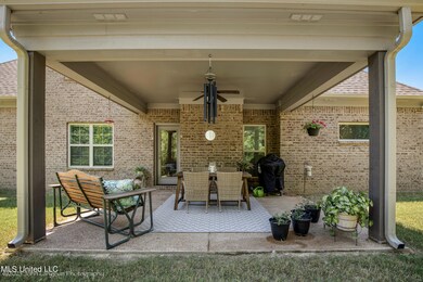 546 Walkers Way-Exterior-4