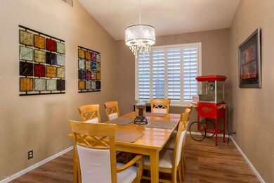 814 W Locust Dr - MLS-7