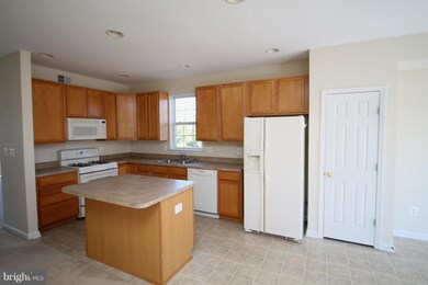 215 Hamilton Ct, Stephens City, VA 22655 - photo 2