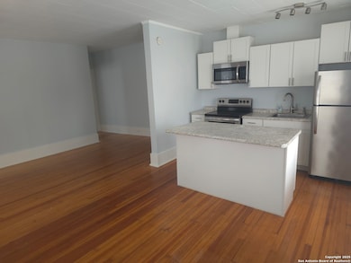 1120 W Woodlawn Ave unit 6, San Antonio, TX 78201 - photo 5