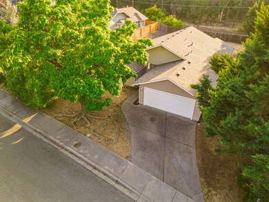 2304 Damon Ct, Grants Pass, OR 97527 - photo 4