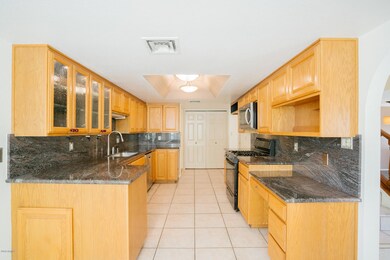 9047 N 14th Dr, Phoenix, AZ 85021 - photo 2