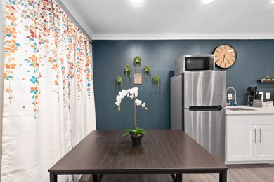 3611 Graustark St unit 17, Houston, TX 77006 - photo 5