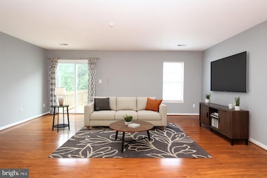 16278 Taconic Cir, Dumfries, VA 22025 - photo 6