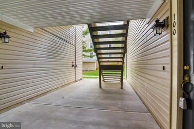 12225 Fairfield House Dr unit 100C, Fairfax, VA 22033 - photo 4