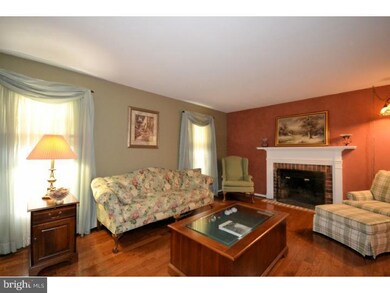 1379 Cinnamon Dr, Fort Washington, PA 19034 - photo 3