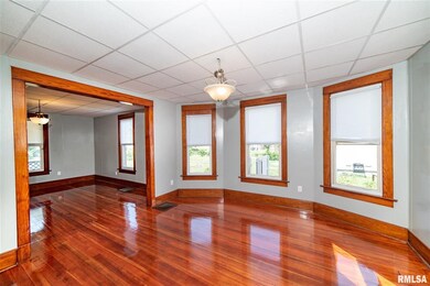 2127 Dixwell St, Davenport, IA 52802 - photo 5