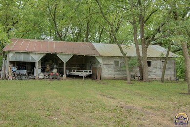 10033 Willard Rd, Topeka, KS 66615 - photo 5