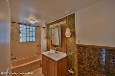 1054 N Webster Ave, Scranton, PA 18510 - photo 6