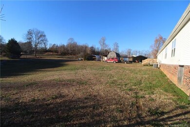 293 Skyuka Rd, Statesville, NC 28677 - photo 2