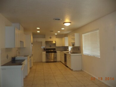 1049 S Brangus Ave unit IV, Yuma, AZ 85364 - photo 3