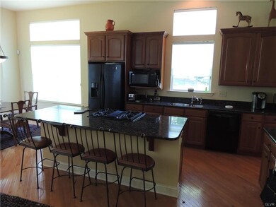 2305 Hollow View Dr, Easton, PA 18040 - photo 4