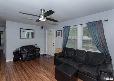 7407 N Oak St, Davenport, IA 52806 - photo 3