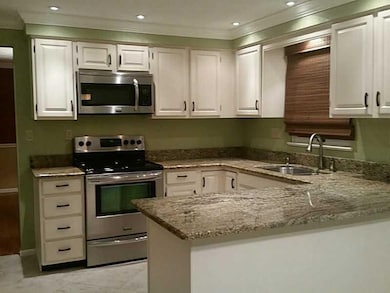 Kitchen. Granite Countertops and New Appliances 5/