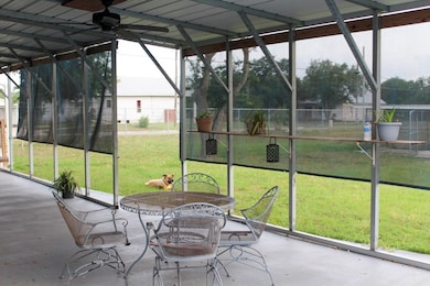 1301 N Madison Ave, Beeville, TX 78102 - photo 5