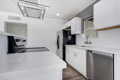 2220 N 13th St-8