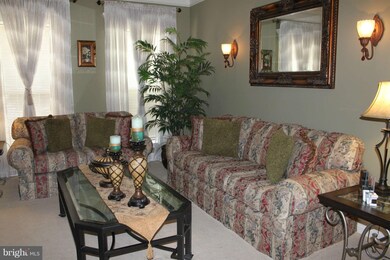 14372 Fallsmere Cir, Gainesville, VA 20155 - photo 2