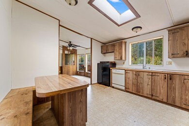 1867 Draper Valley Rd, Selma, OR 97538 - photo 6