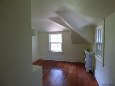 50 Olcott Ln, Rensselaer, NY 12144 - photo 5