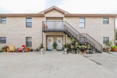 2918 Garfield St unit 4, Laredo, TX 78043 - photo 2