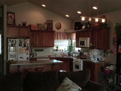 63733 Hunters Cir, Bend, OR 97701 - photo 2