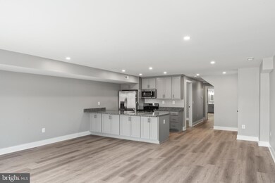 650 W 11th St unit A, Front Royal, VA 22630 - photo 3