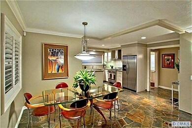 Random slate floors offer warm, contemporary style