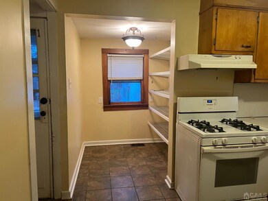 117 Emerson Ave, Middlesex, NJ 08846 - photo 5