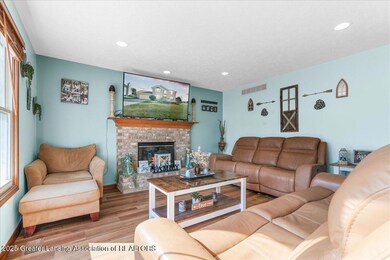 7519 Echo Ln, Lansing, MI 48917 - photo 4