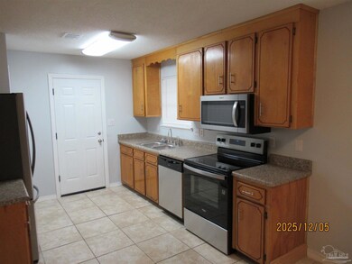 526 Greenberry Dr, Cantonment, FL 32533 - photo 7