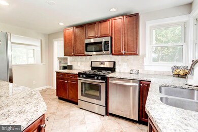 18306 Sharon Rd, Triangle, VA 22172 - photo 5