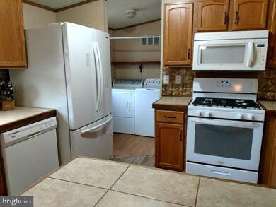 164 Liberty Cir, Hereford, PA 18056 - photo 2