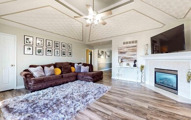 8303-Grandel-Forest-Way_006