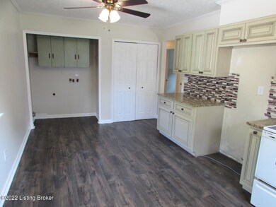 8302 Science Hill Ct, Louisville, KY 40228 - photo 4