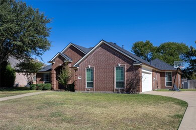 1605 Twin Oaks Dr, Cleburne, TX 76033 - photo 3