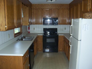 546 Morgan Dr, Gaffney, SC 29341 - photo 3