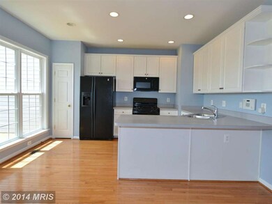 8219 Singleleaf Ln, Lorton, VA 22079 - photo 7